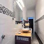 Metro Bengasi - Cozy Flat - Center In 10 Minutes