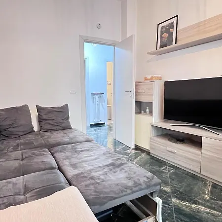 Metro Bengasi - Cozy Flat - Center In 10 Minutes