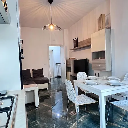 Metro Bengasi - Cozy Flat - Center In 10 Minutes Apartmán