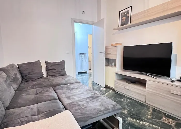 Metro Bengasi - Cozy Flat - Center In 10 Minutes